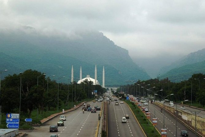 Car For Rent in Pakistan Islamabad - With Driver