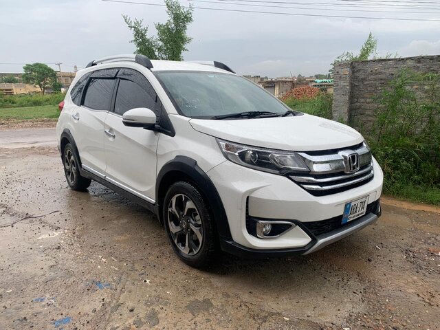 Honda BRV For Rent in Islamabad & Rawalpindi | 7 Seater Car For Rent