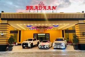 Car For Rent Islamabad & Rawalpindi | Car Hire | Luxury Weddings