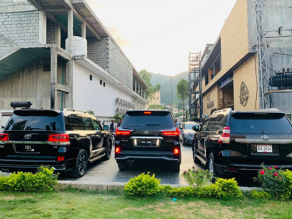 Luxury Cars for Rent in Islamabad, Rawalpindi & Lahore | Haxn Rent a Car