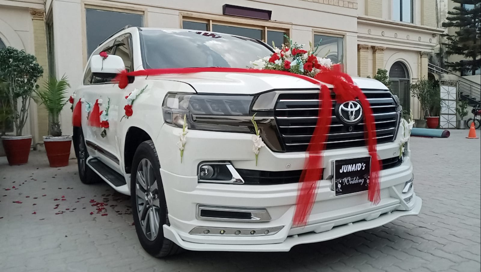 V8 for Rent in Rawalpindi, Islamabad & Lahore | HAXN Rent a Car